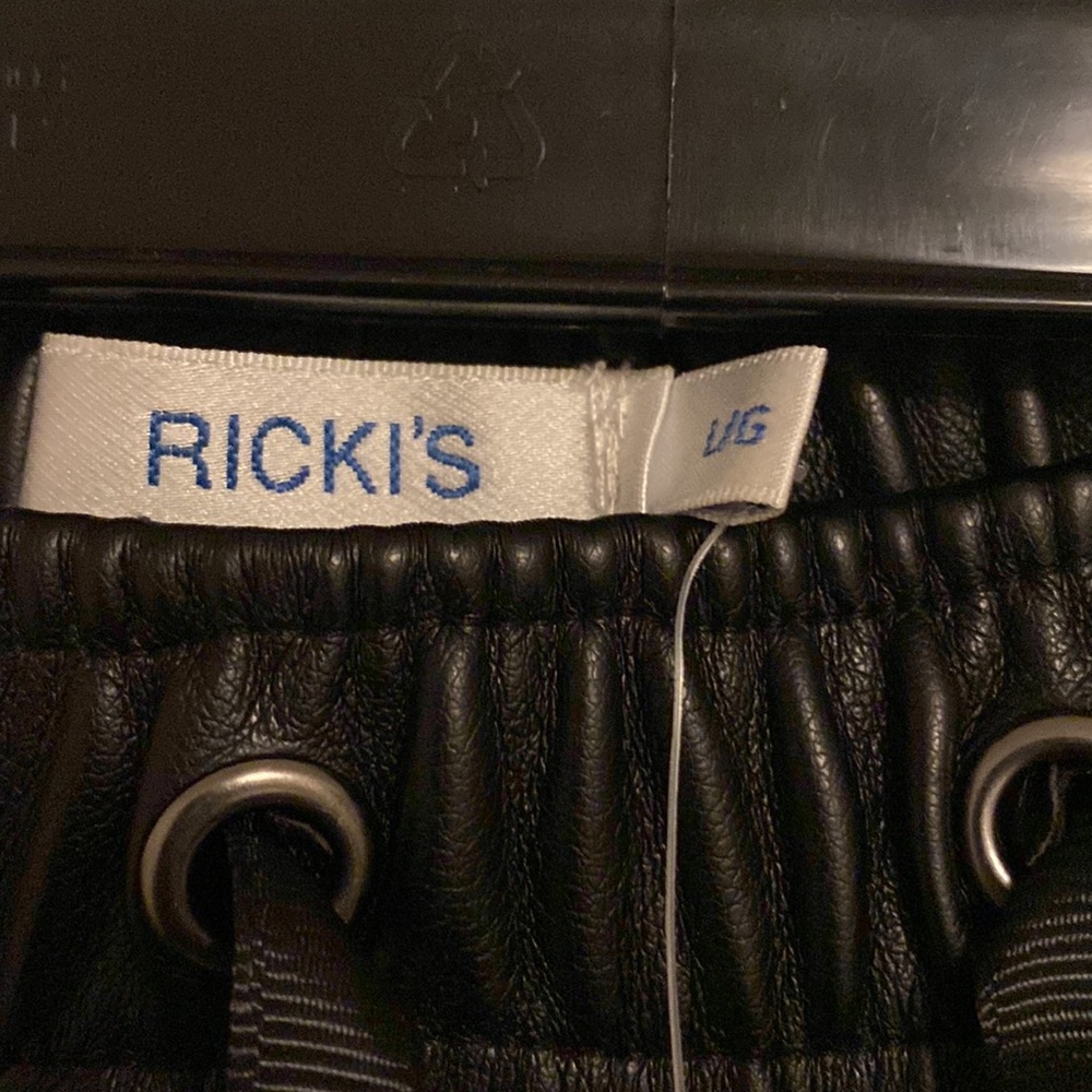 Pants - Picture 3 of 4